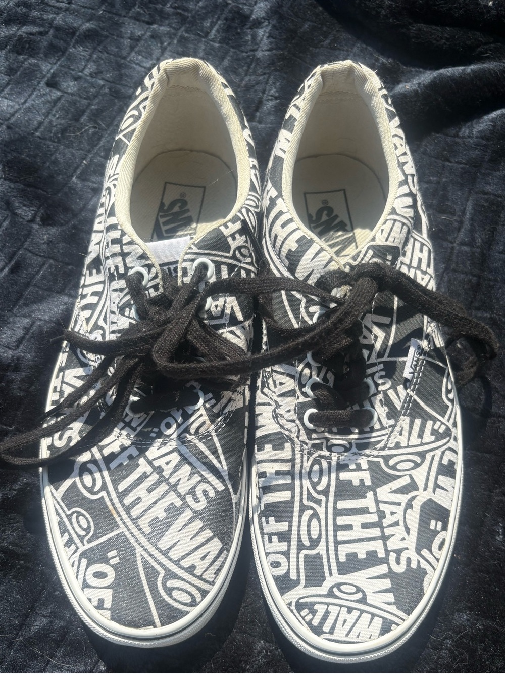 Vans Men’s Size 10.5 Black & White Logo-Print Canvas Sneakers